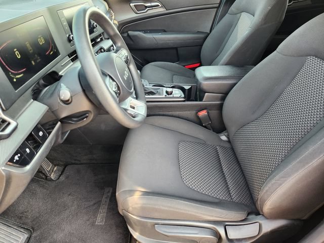2023 Kia Sportage LX - Photo 14