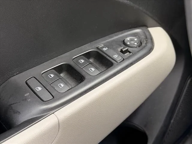 Used 2025 Gray Hyundai SEL image 16