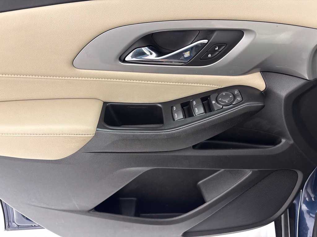 Used 2022 Blue Chevrolet LS image 31