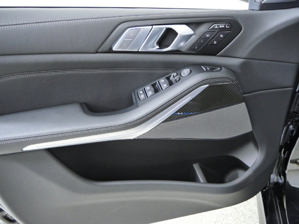 New 2027 Black Sapphire Metallic BMW M60i image 36