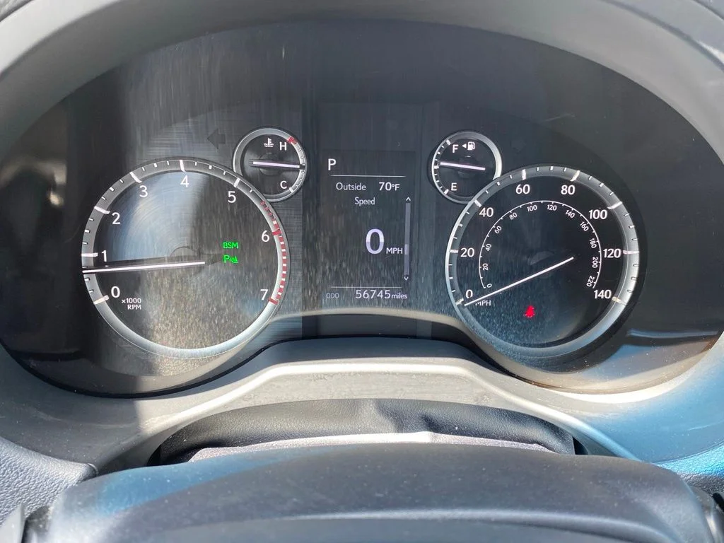 Used 2022 Black Lexus 460 image 15