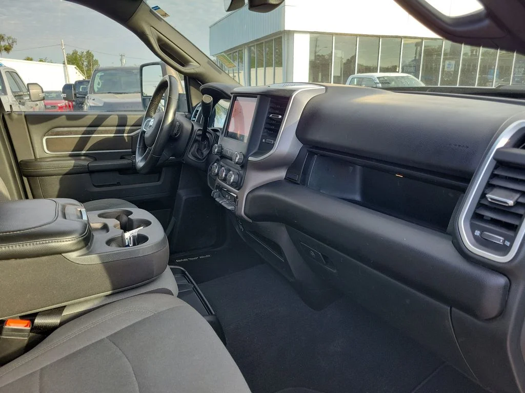 Used 2024 White Ram Big Horn image 35