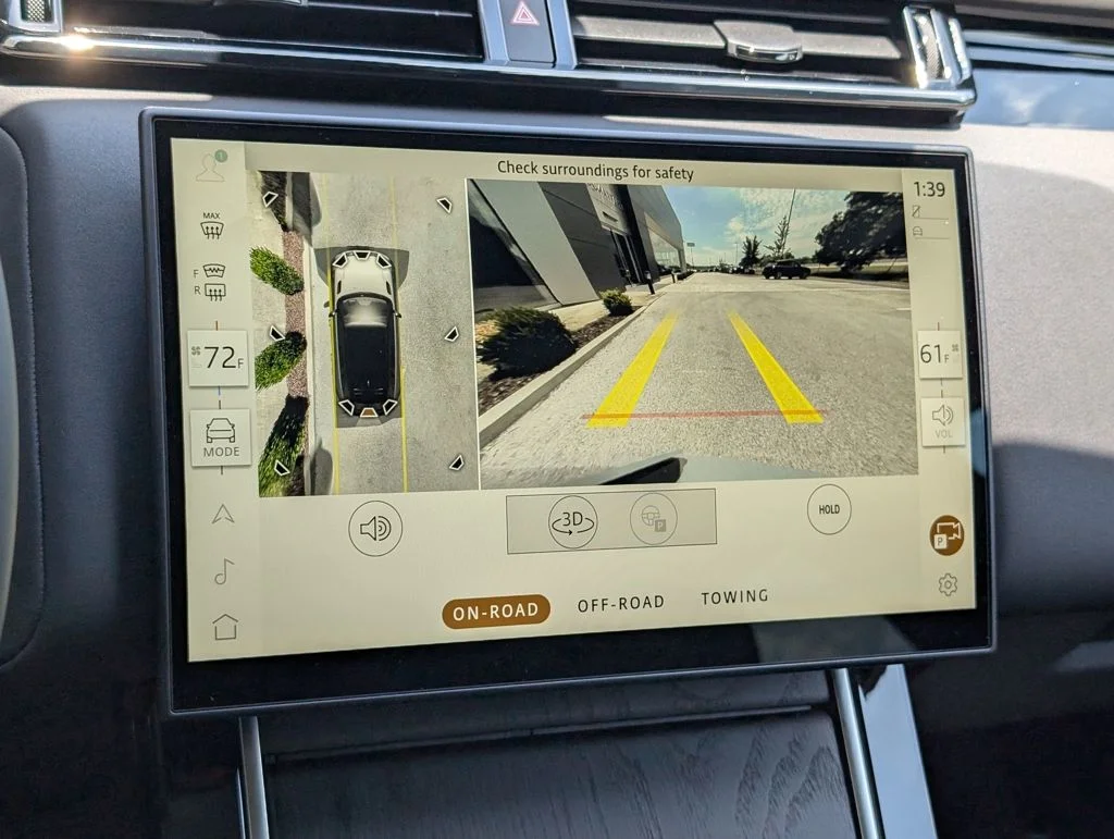 New 2026 Arroios Grey Land Rover Dynamic SE image 13