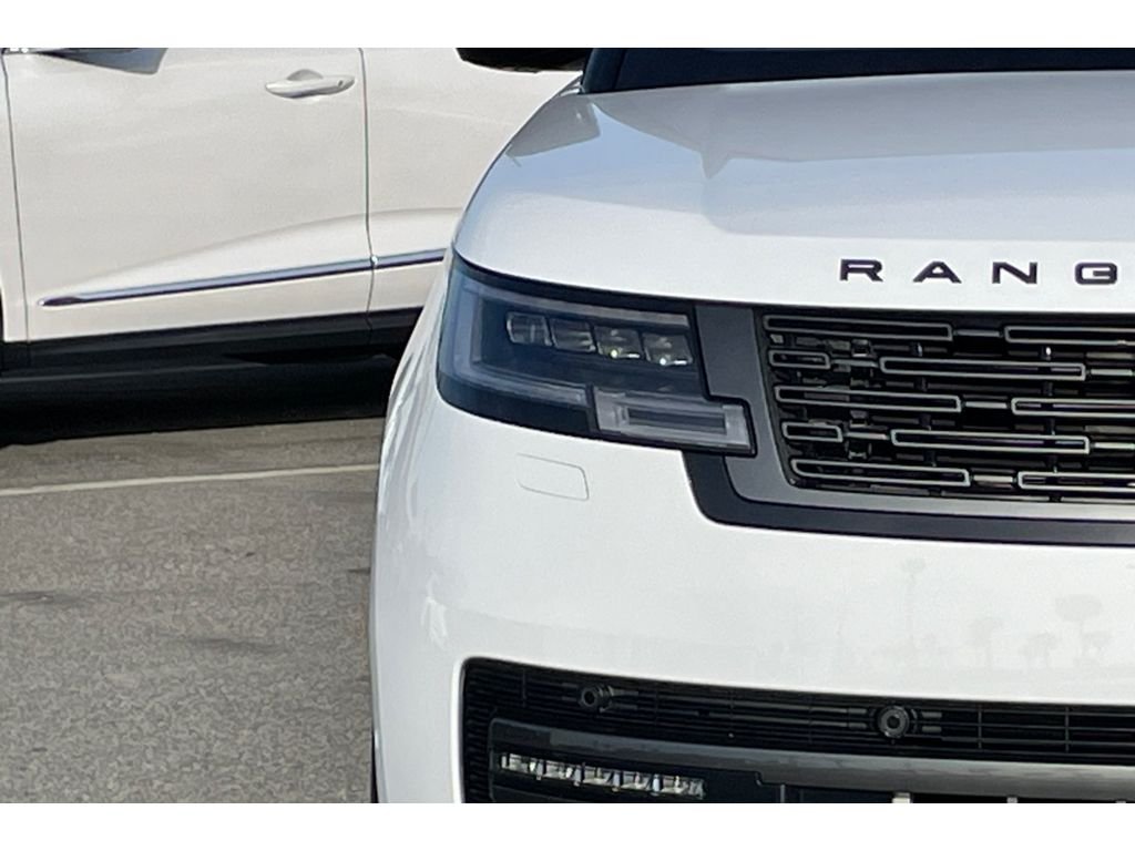 Used 2023 Fuji White Land Rover SE image 46