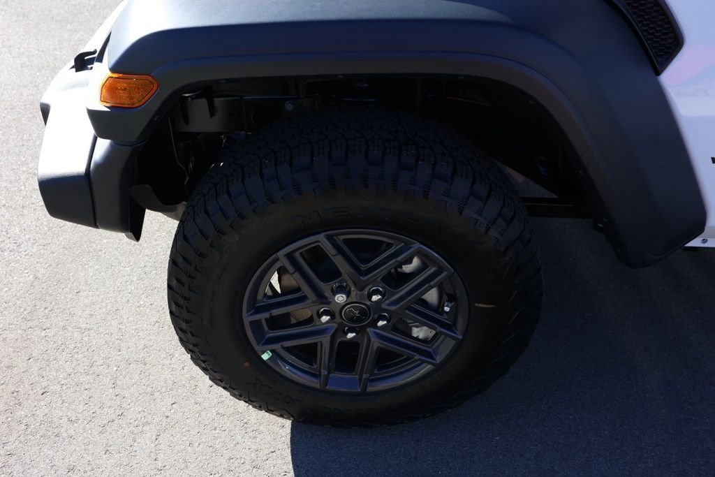 New 2026 Bright White Clear-Coat Exterior Paint Jeep Sport S image 10