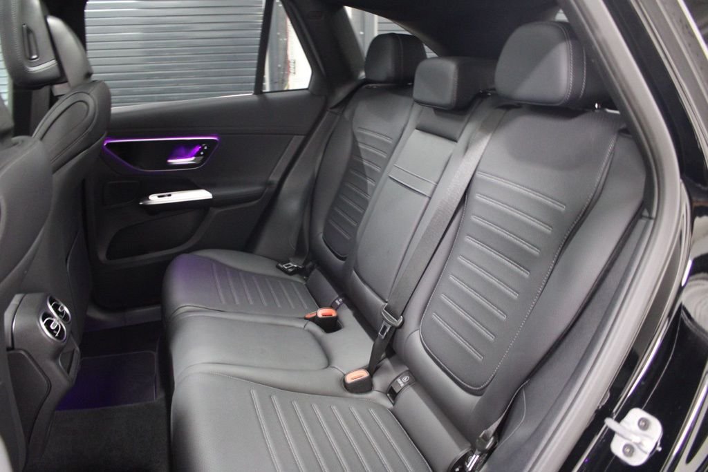 Used 2026  Mercedes-Benz GLC 300 image 29