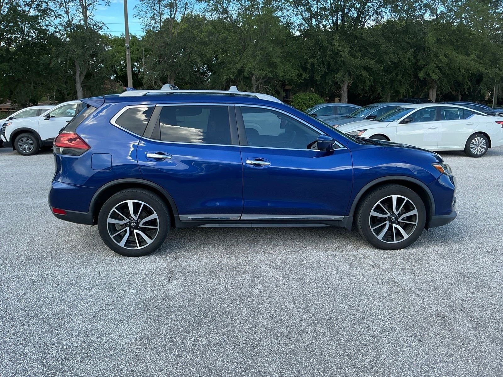 Certified Used 2020 Blue Nissan SL image 10