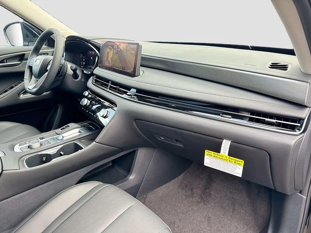 New 2027 MINERAL BLACK INFINITI Luxe FWD image 32