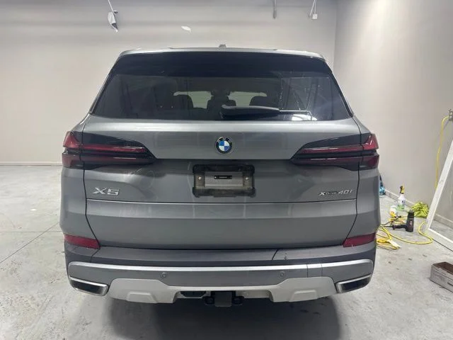 Used 2024 Gray BMW xDrive40i image 7