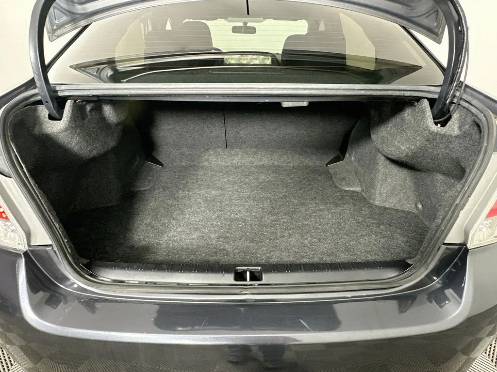 Used 2015 Dark Gray Metallic Subaru 2.0i image 24