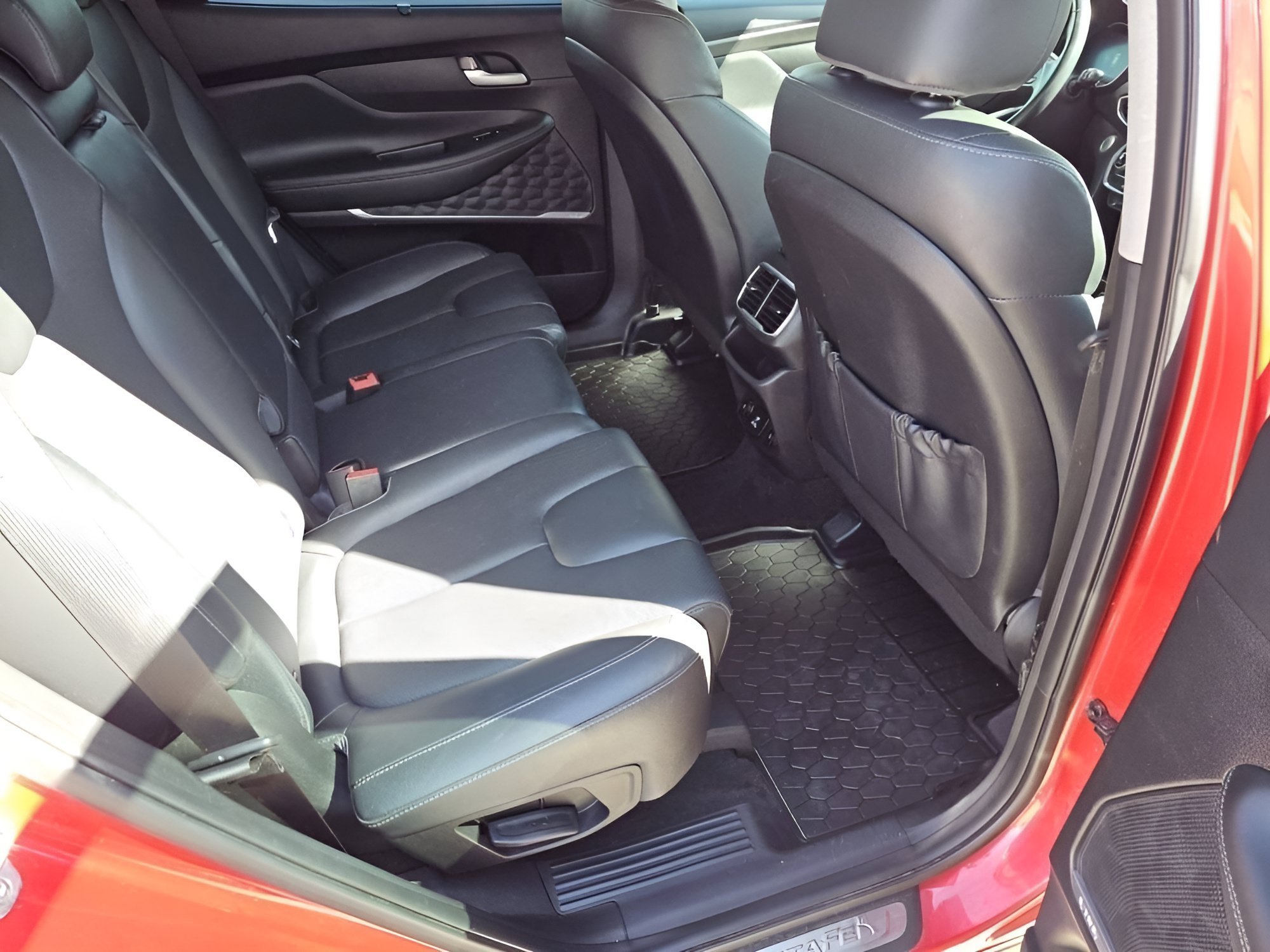 Used 2020 Calypso Red Hyundai Limited image 5