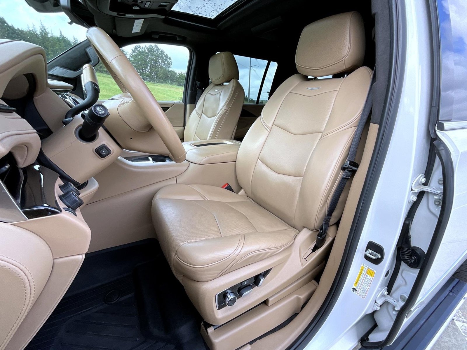 Used 2020 White Cadillac Platinum Edition image 10