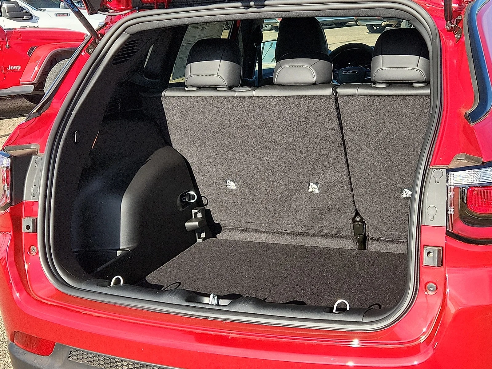 New 2026 Red Jeep LATITUDE ALTITUDE 4X4 image 9