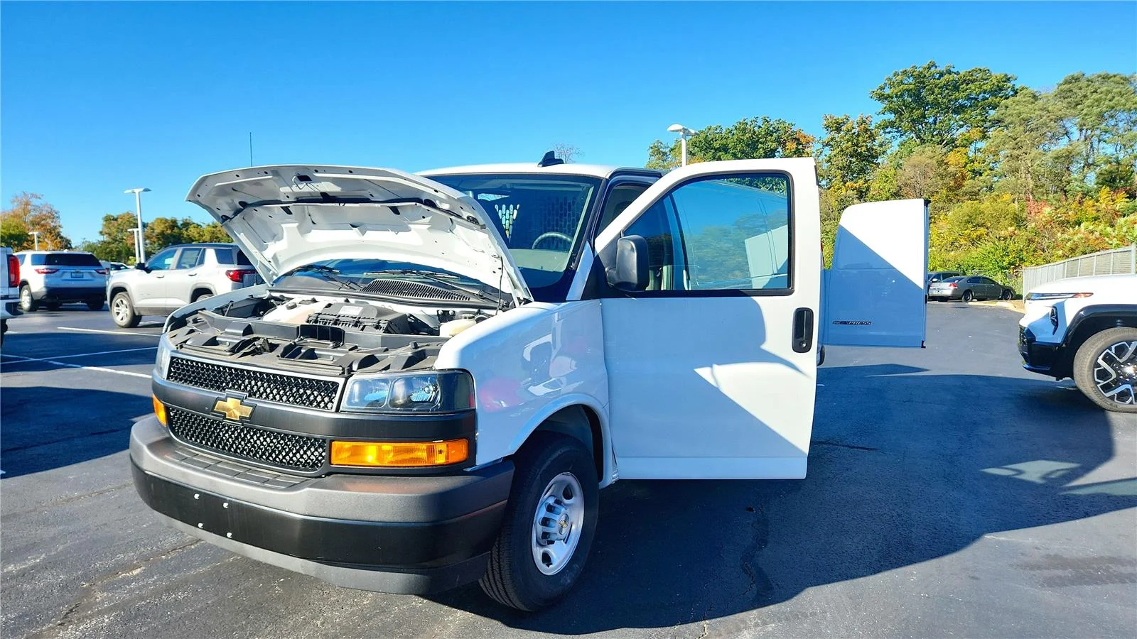 2025 Chevrolet Express Cargo Work Van - Photo 25