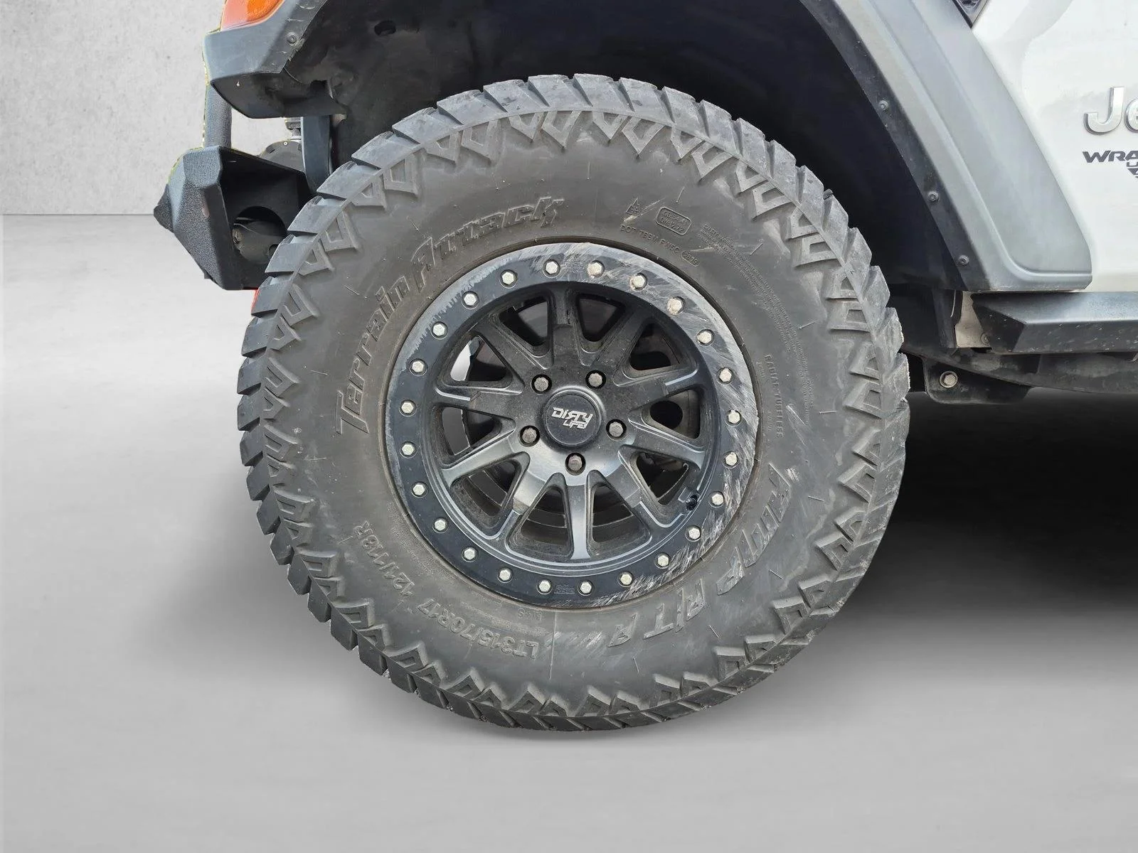 Used 2018 Bright White Clearcoat Jeep Sport S image 14