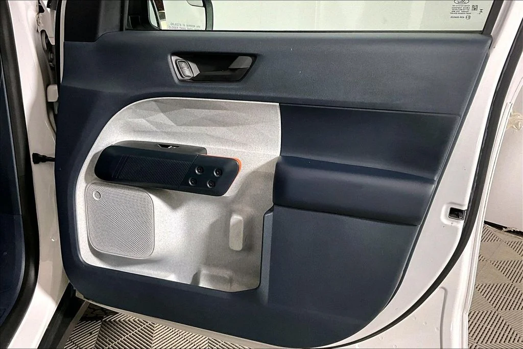 Used 2024 Oxford White Ford XLT image 19