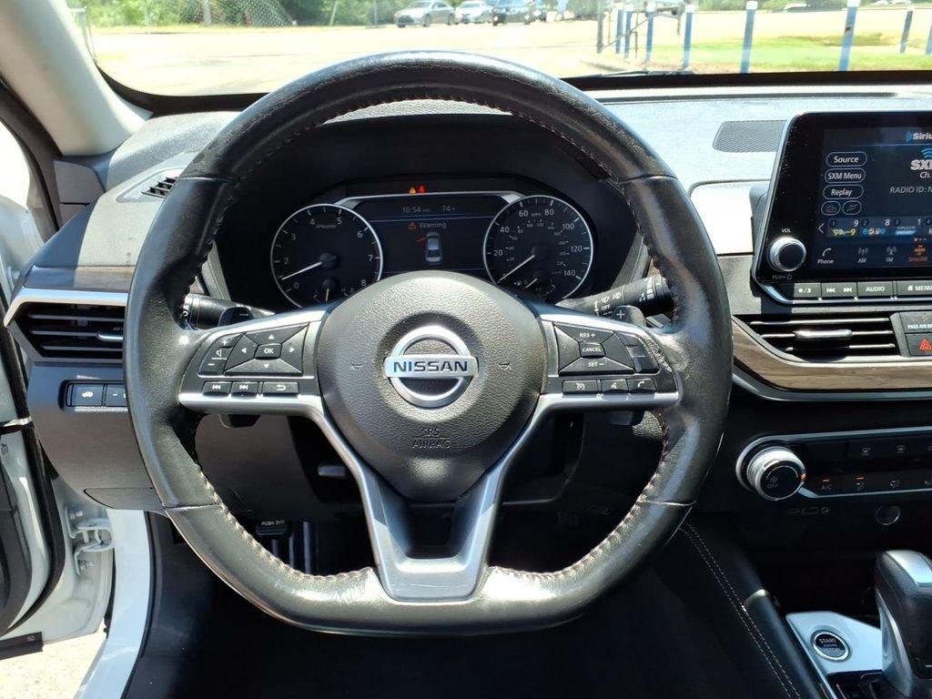 Used 2022 Pearl White Nissan 2.5 SR image 20
