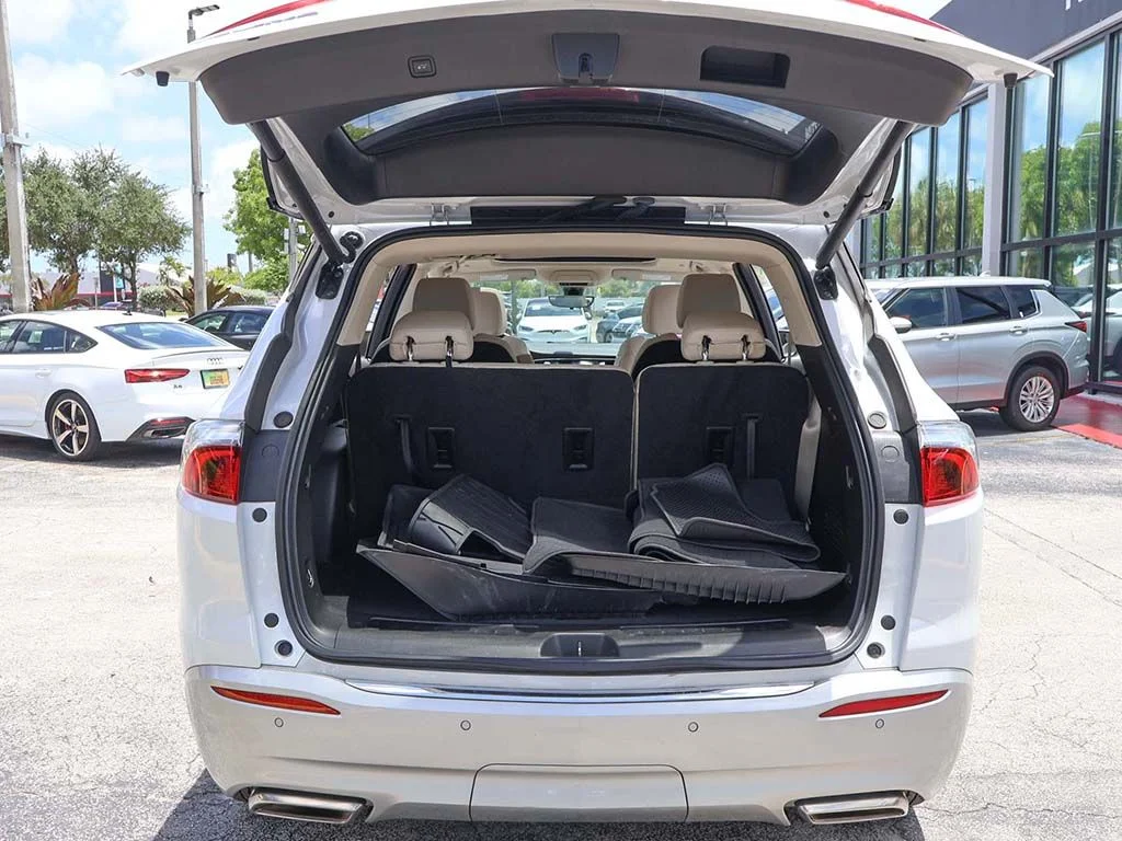 Used 2023 White Buick Premium Group image 23