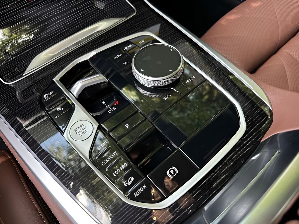 New 2026 Black Sapphire Metallic BMW xDrive40i image 20