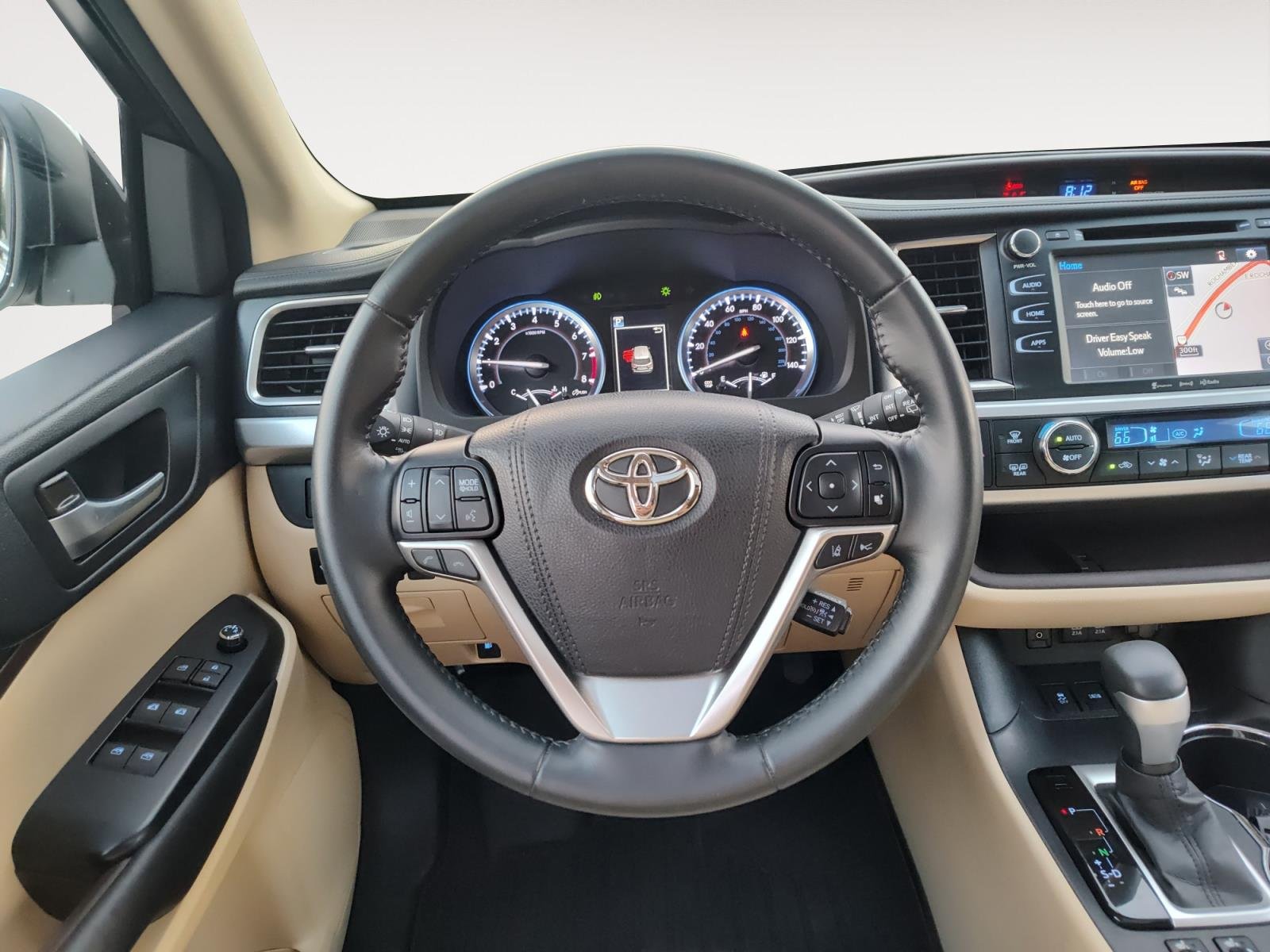Used 2017 Blizzard Pearl Toyota XLE image 12