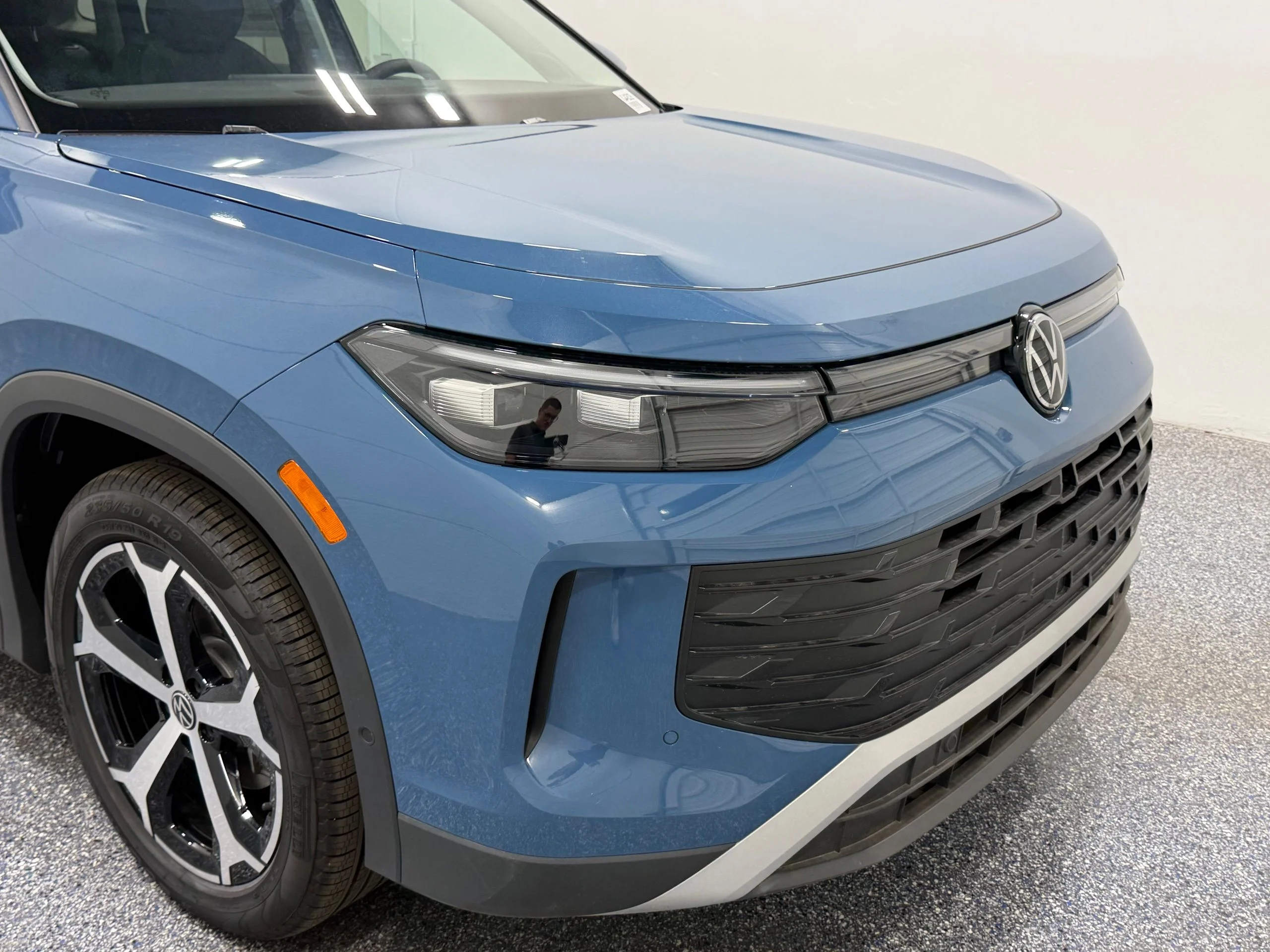 New 2026 Blue Volkswagen SE image 18