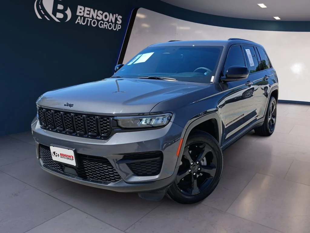 2025 Jeep Grand Cherokee Altitude X's photo