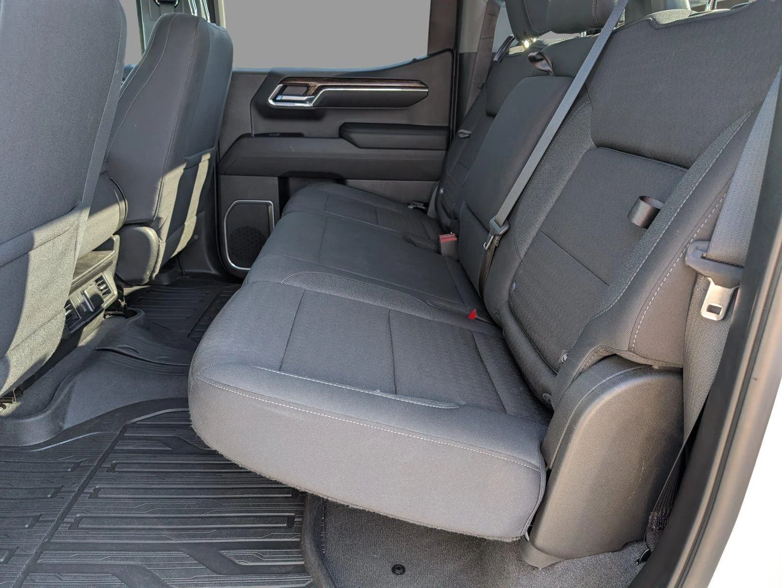 Used 2023 Summit White GMC Elevation image 33