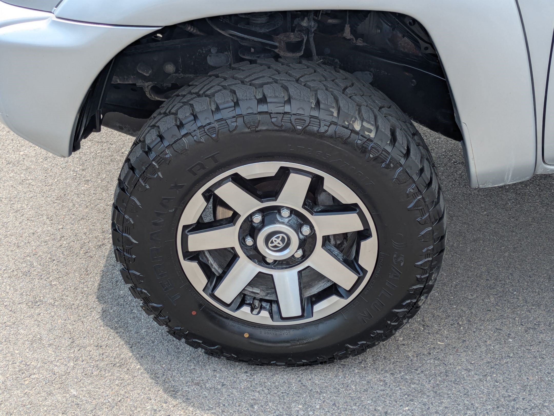 Used 2012 Silver Streak Mica Toyota 4WD Double Cab V6 MT (Natl) image 11