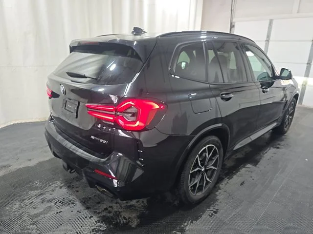 Used 2024 Black BMW xDrive30i image 5