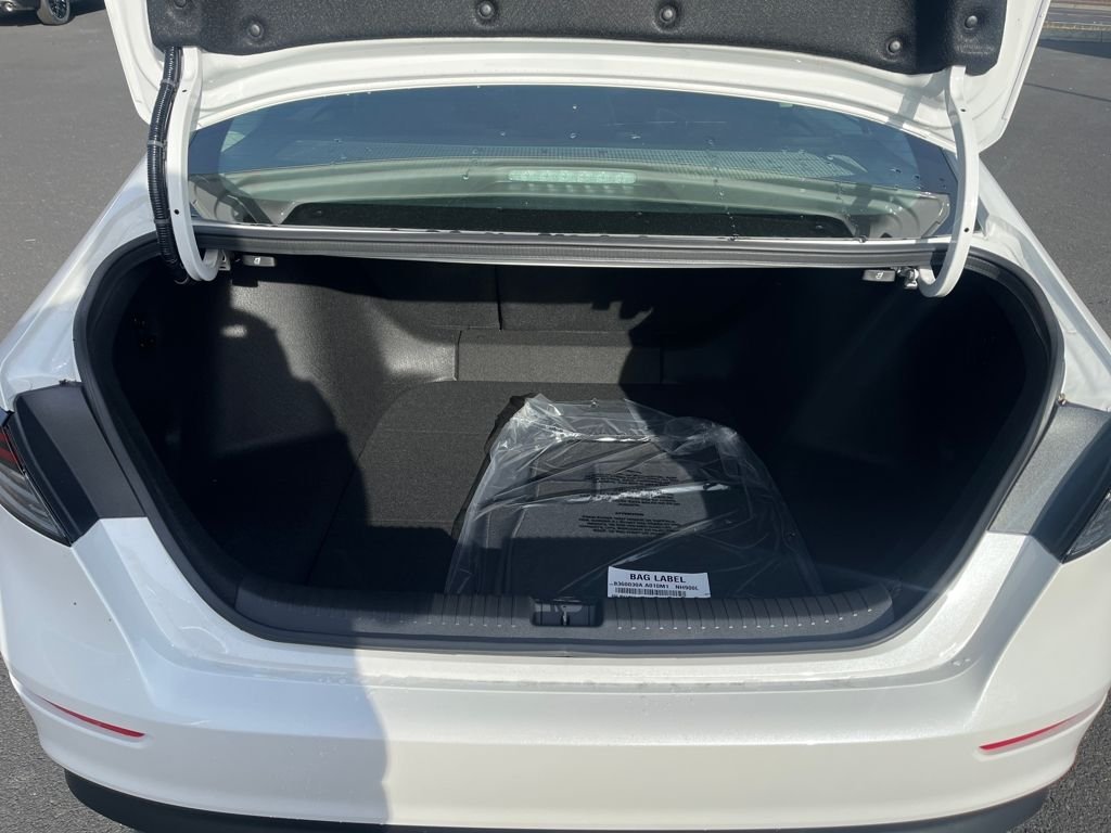 2025 Honda Accord SE - Photo 17