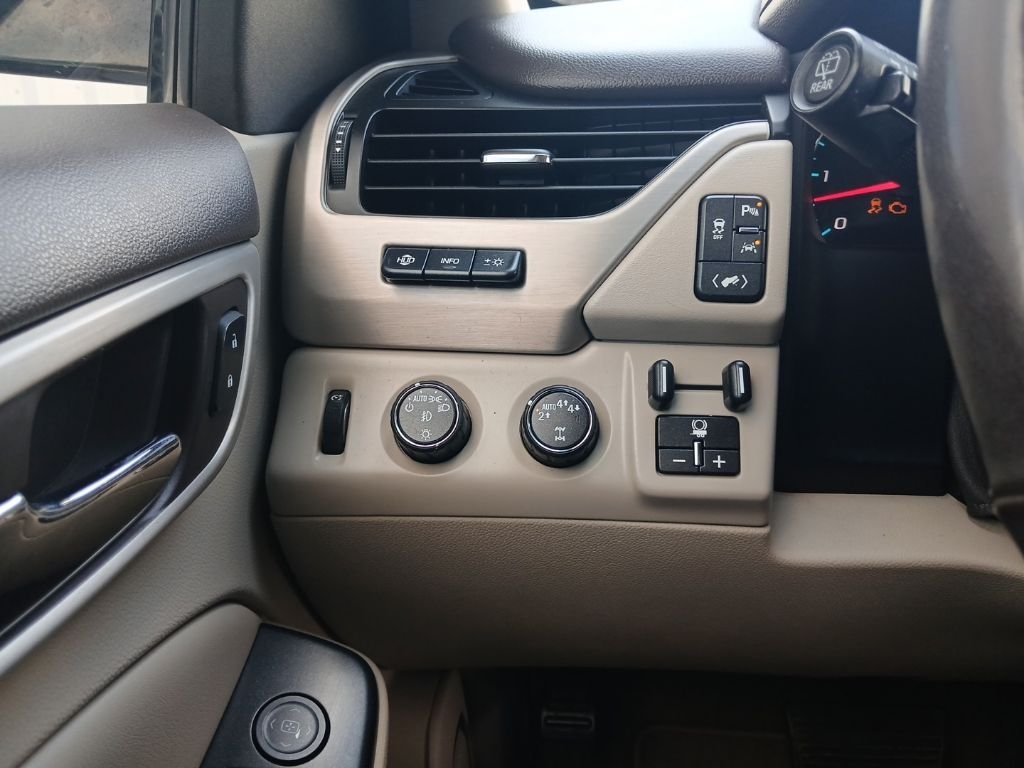 Used 2017 White GMC Denali image 13