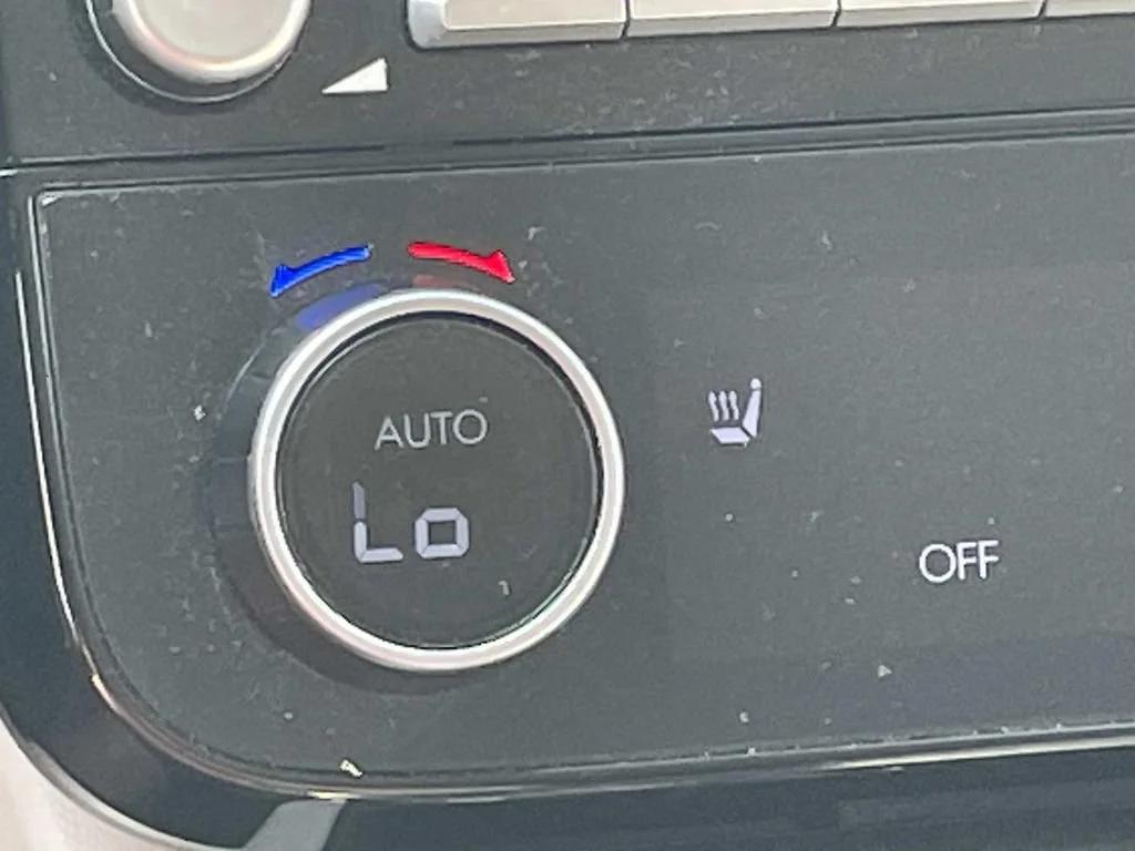 Used 2025  Hyundai SEL image 18