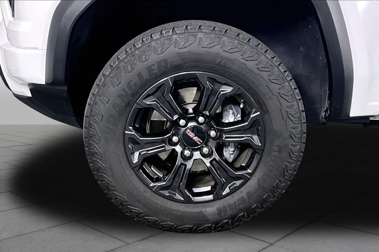 2024 GMC Canyon Elevation - Photo 11