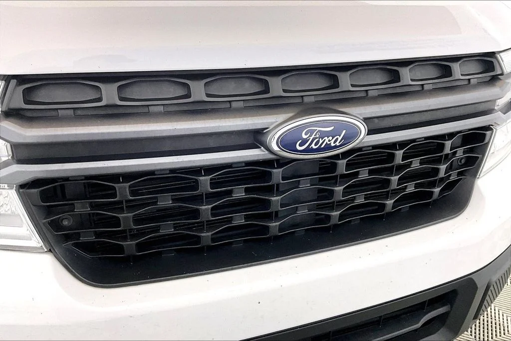Used 2024 Oxford White Ford XLT image 23