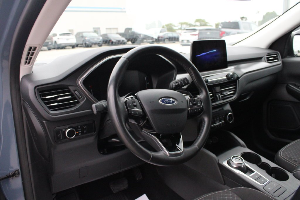 Used 2023 Vapor Blue Ford Active image 2