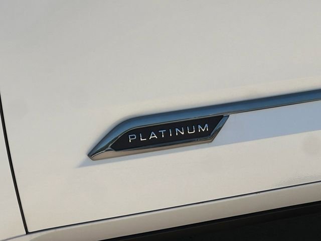 New 2026 Wind Chill Pearl <sup>1</sup> Toyota  Platinum image 9