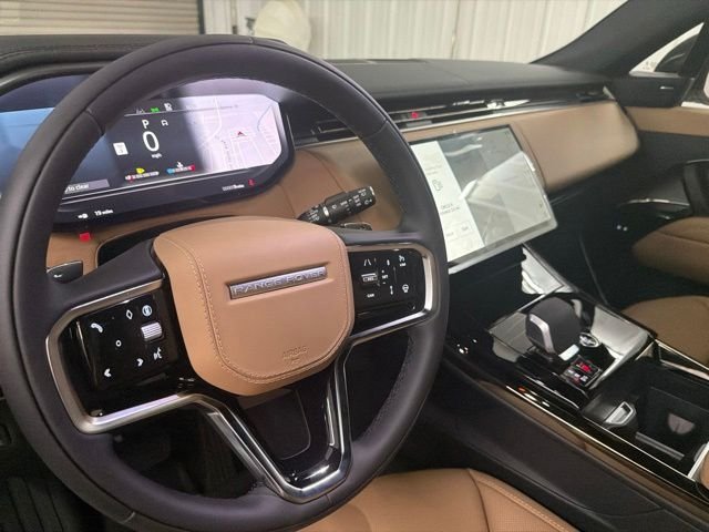 New 2026 Ostuni Pearl White Land Rover SE image 11