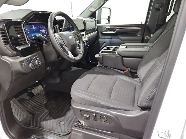 Used 2025 Summit White Chevrolet LT image 12