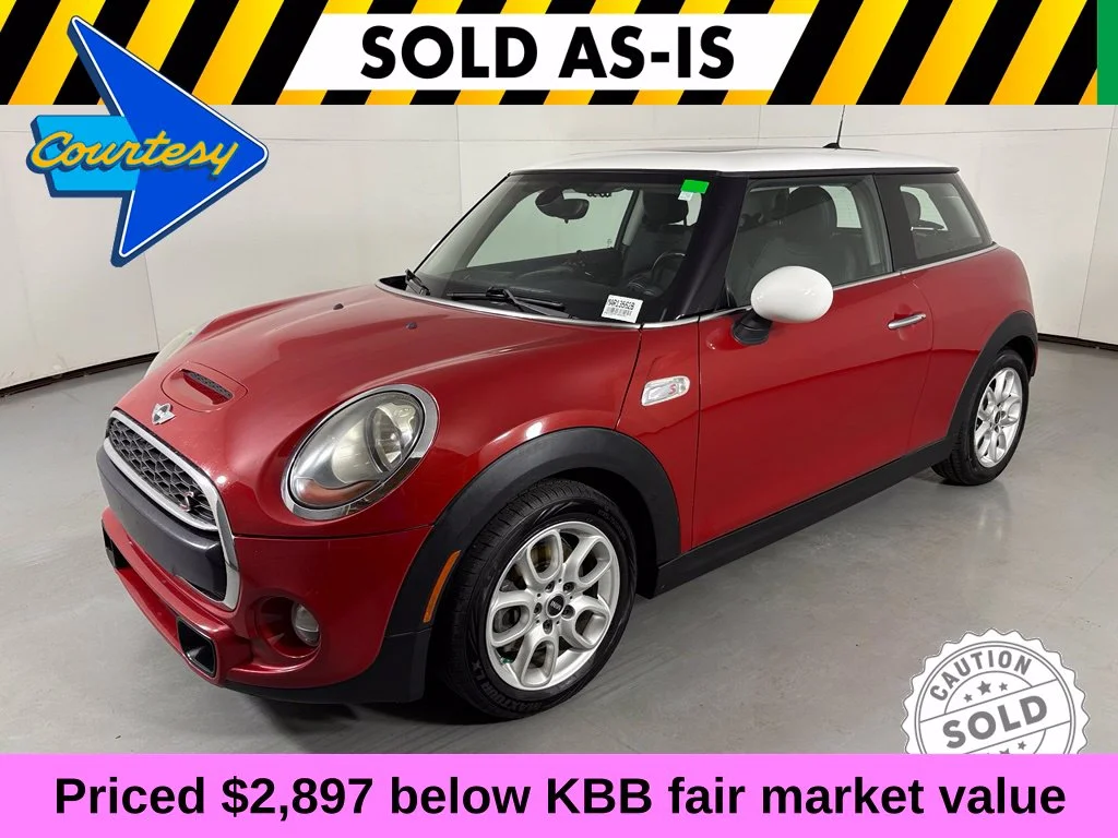 Used 2015 Red MINI Base image 4
