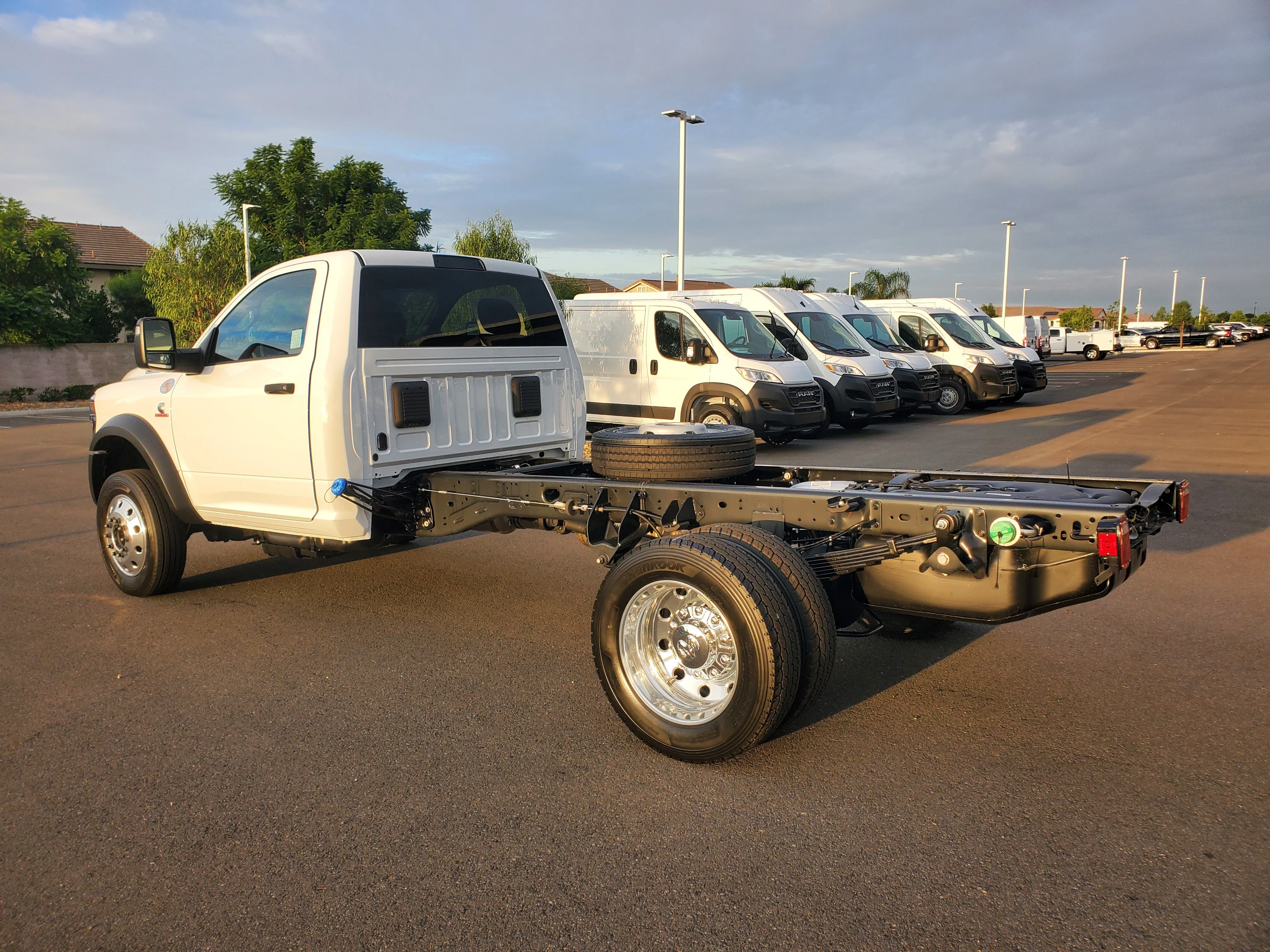 New 2026 Bright White Clear-Coat Exterior Paint RAM Tradesman image 2