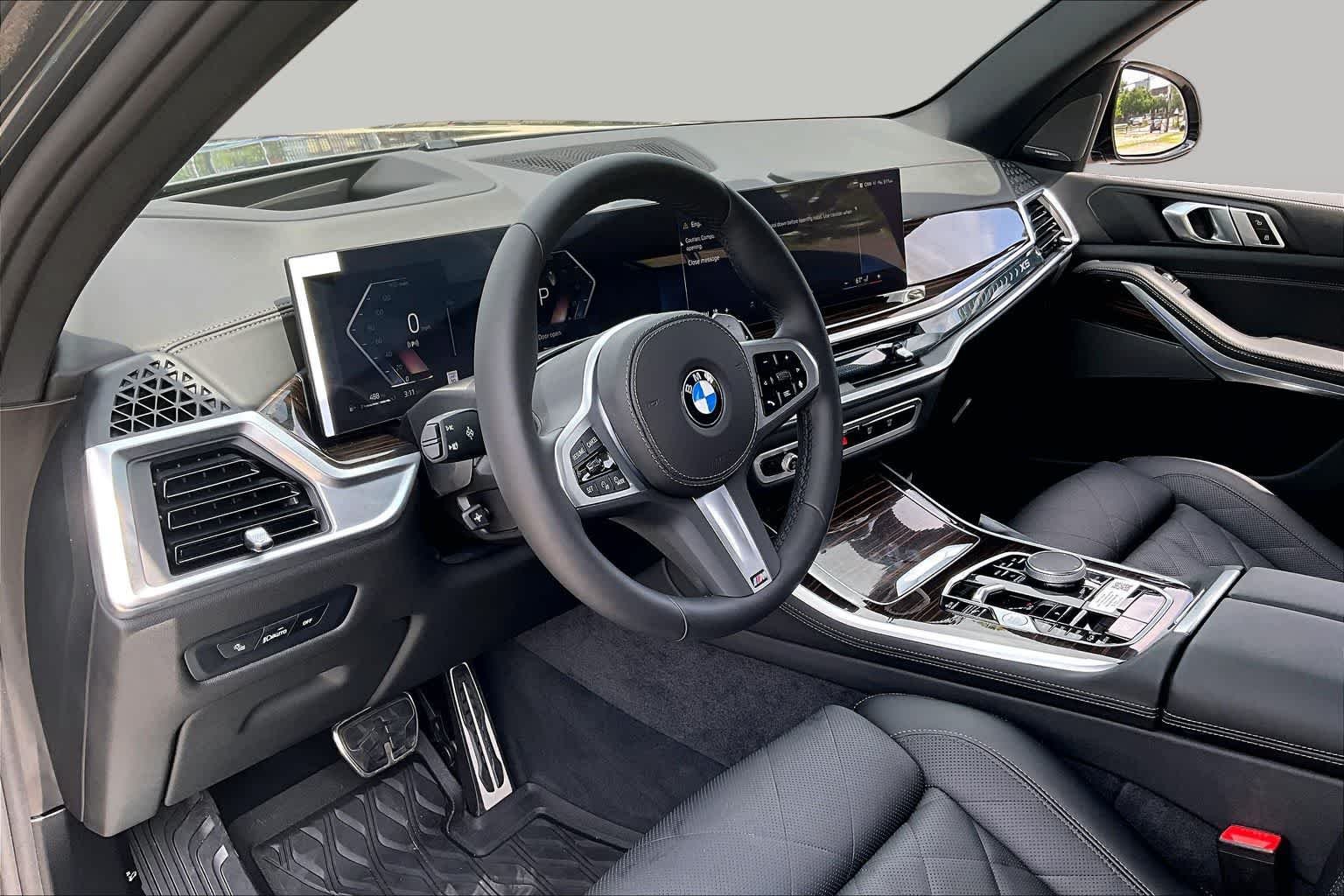 Used 2026 Dravit Grey Metallic BMW xDrive40i image 16