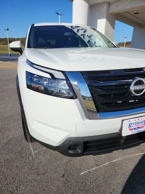 2025 Nissan Pathfinder SV - Photo 18