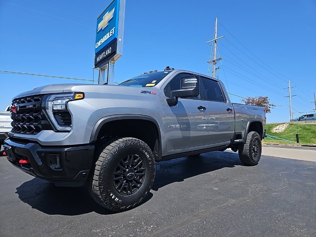 Used 2025 Chevrolet Silverado 2500HD ZR2 with VIN 1GC4KYEY1SF237234 for sale in Kansas City