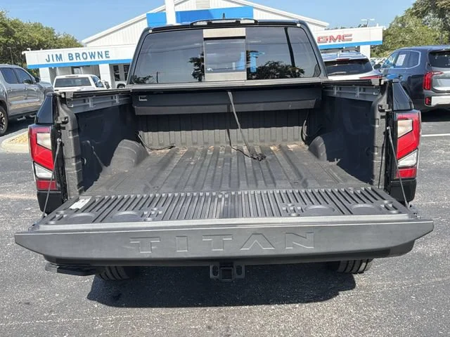 Used 2022 Black Nissan Crew Cab PRO-4X 4x4 image 10