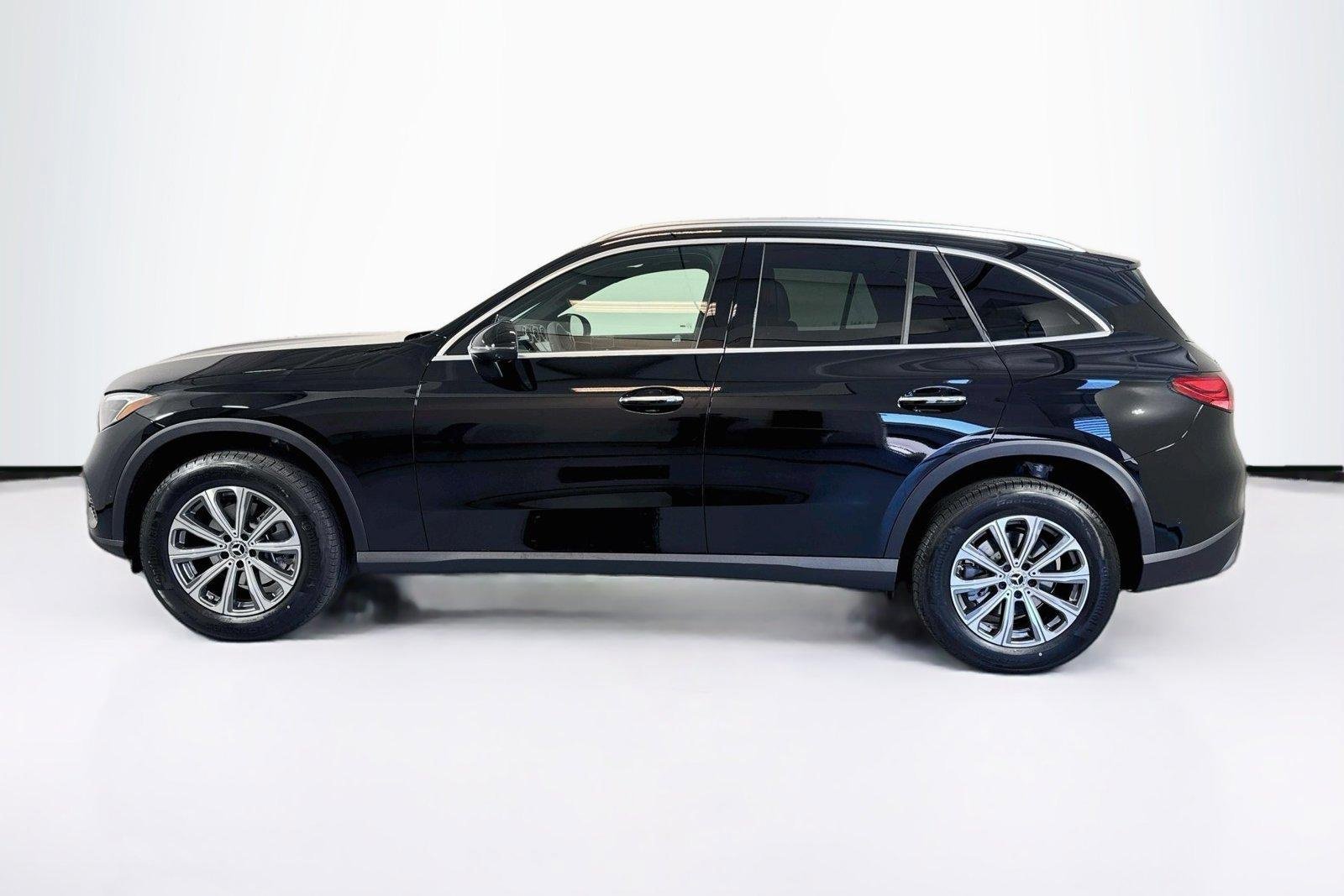 New 2026 Black Mercedes-Benz GLC 300 image 8