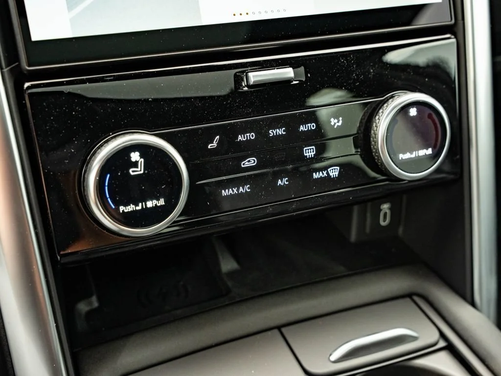 New 2026 Carpathian Gray Premium Metallic Land Rover Gemini Edition image 36