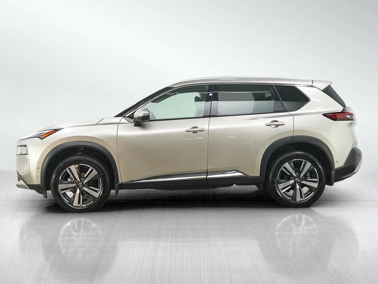 Used 2023 Nissan Rogue Platinum with VIN JN8BT3DD6PW318795 for sale in Burnsville, Minnesota