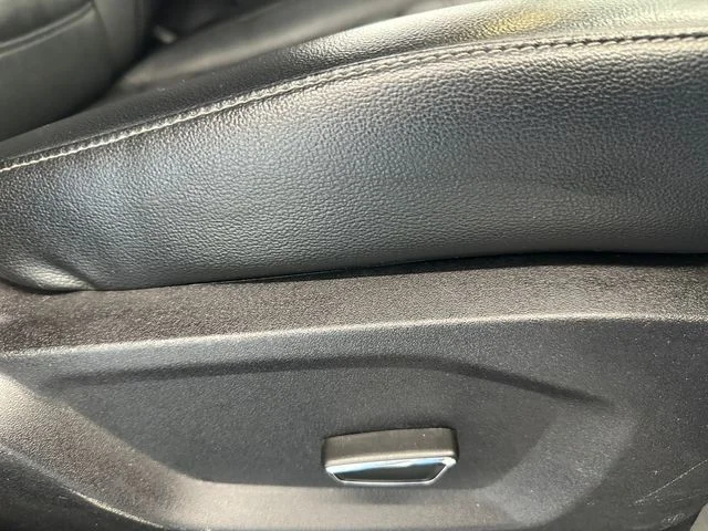 Used 2015  Ford SEL image 18