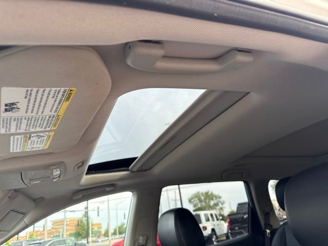 Used 2017 Silver Nissan Platinum image 11