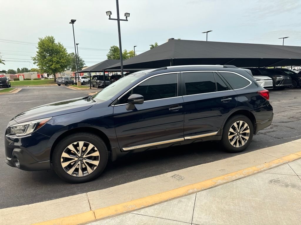 2018 Subaru Outback 2.5i Touring's photo